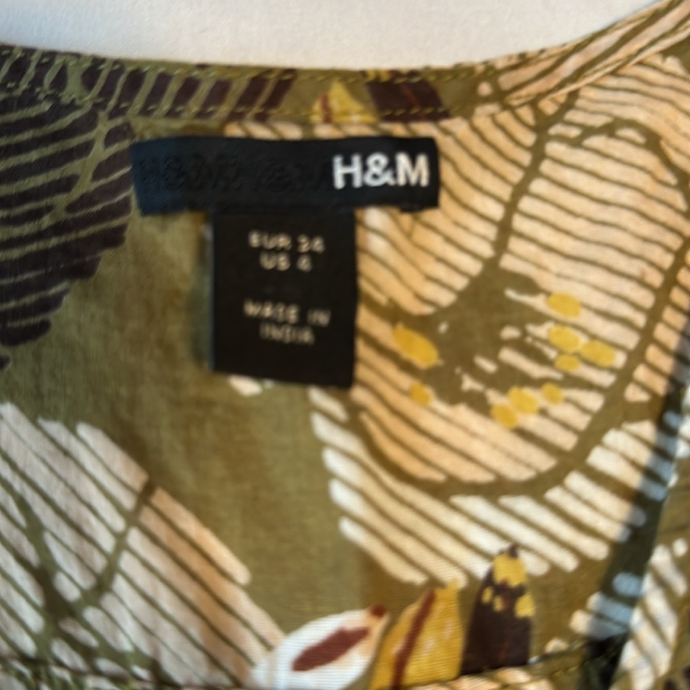 H&M Olive and Beige Wrap Dress Size 4 - Picture 2 of 8